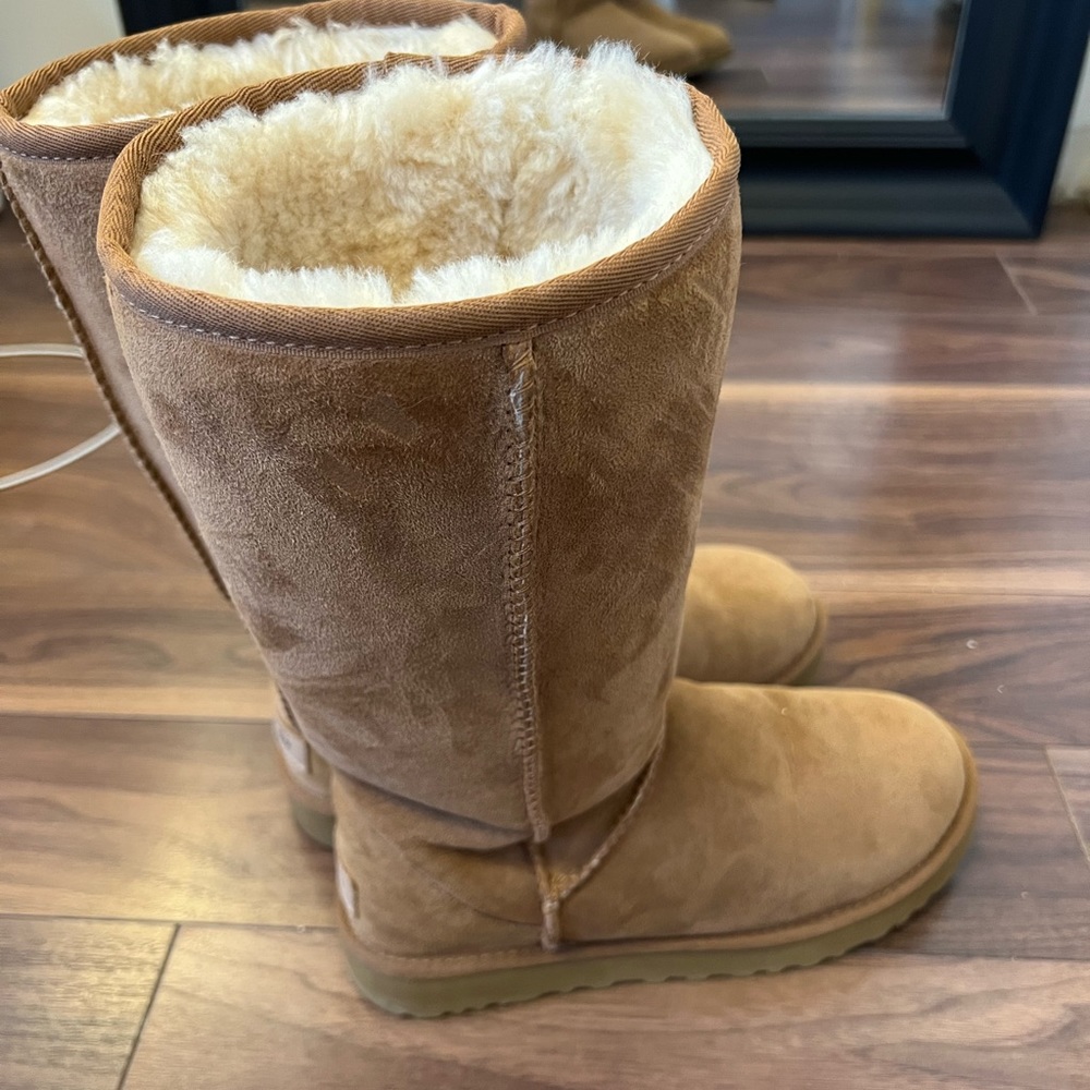 UGG CLASSIC TALL II Women - Size 7